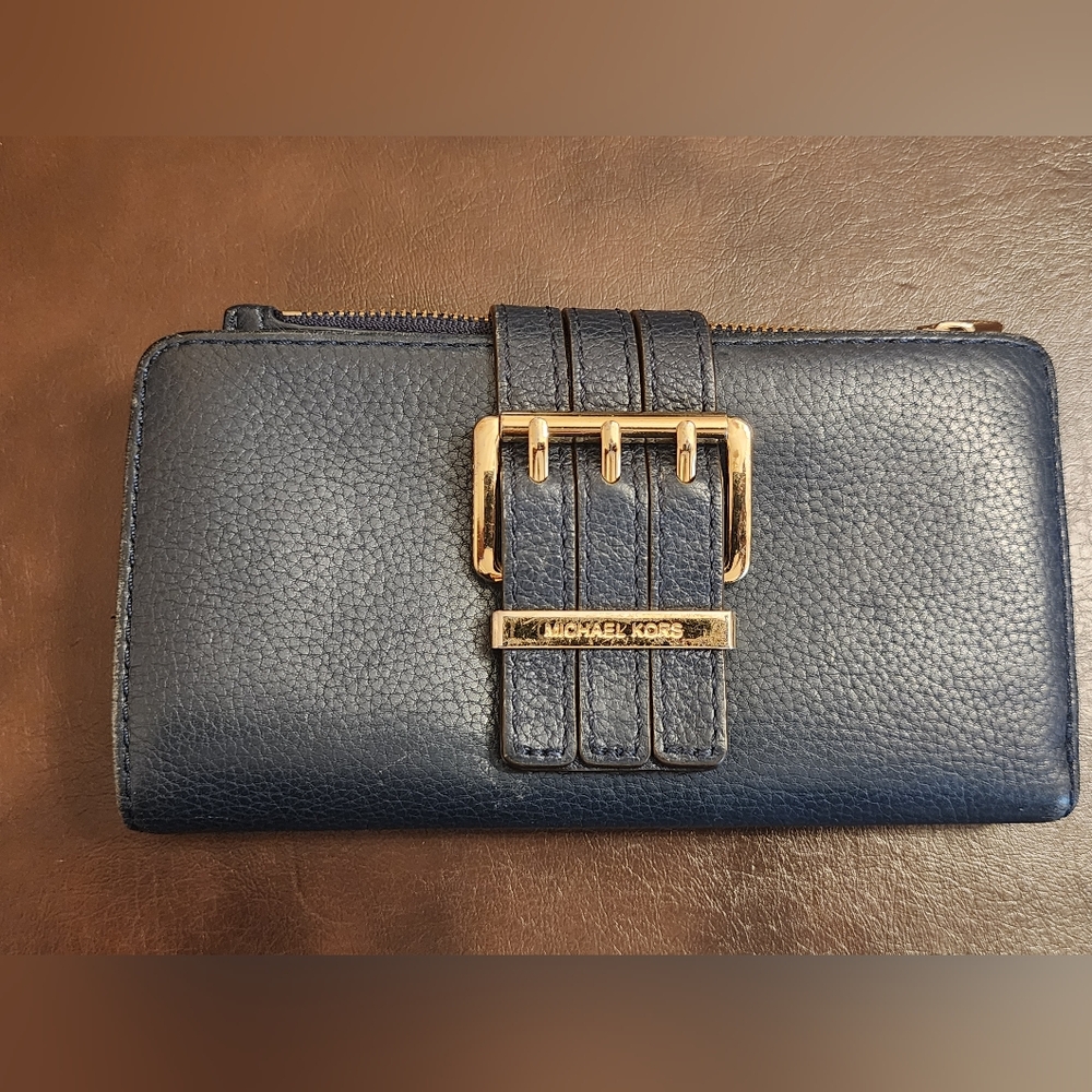 Michael Kors Wallet Navy Blue with Gold Buckle - Picture 16 of 16